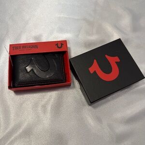 True Religion Black Leather Wallet – New With Box